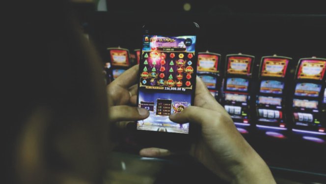 
					Perjudian: Antara Perlindungan Aparat, Judi Online yang Merajalela, dan Wacana Legalisasi