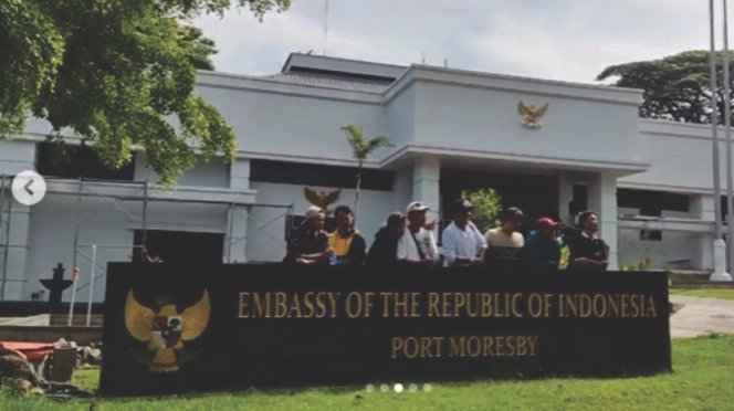 
					Melihat Indonesia dari Kejauhan