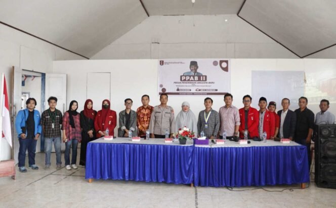 
					Para Tamu Undangan dan Panitia PPAB GMNI Poso (Ist)/MARHAEN.ID.