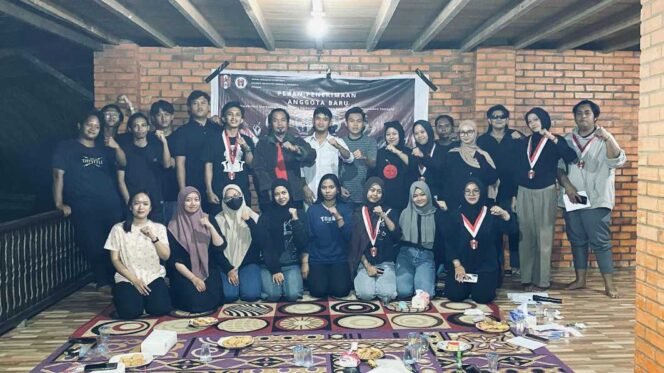 
					Foto: Pamitia dan Peserta PPAB GMNI Penajam/MARHAEN.ID.