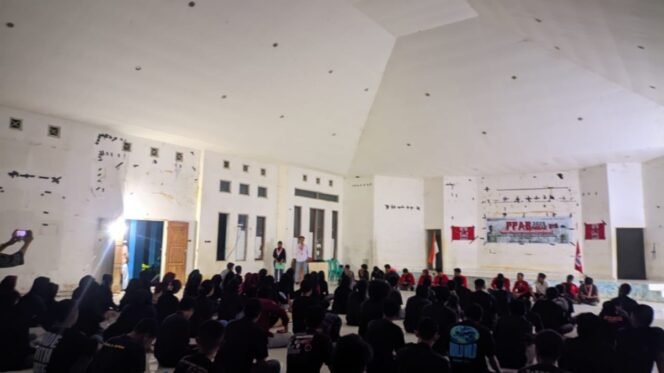 
					Foto: Peserta PPAB GMNI Kendari saat kegiatan berlangsung/MARHAEN.ID.