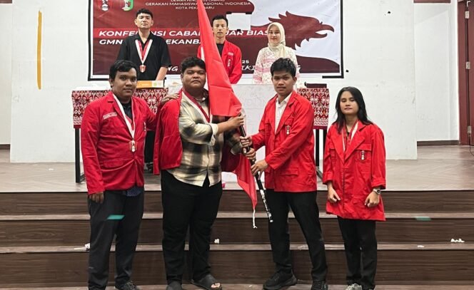 
					Foto: Ogi Sahputra - Daniel Alfa Resmi Terpilih sebagai Ketua dan Sekretaris DPC GMNI Pekanbaru Periode 2025-2027 dalam Konfercablub yang digelar pada Sabtu (4/10/2025)/MARHAEN.ID.